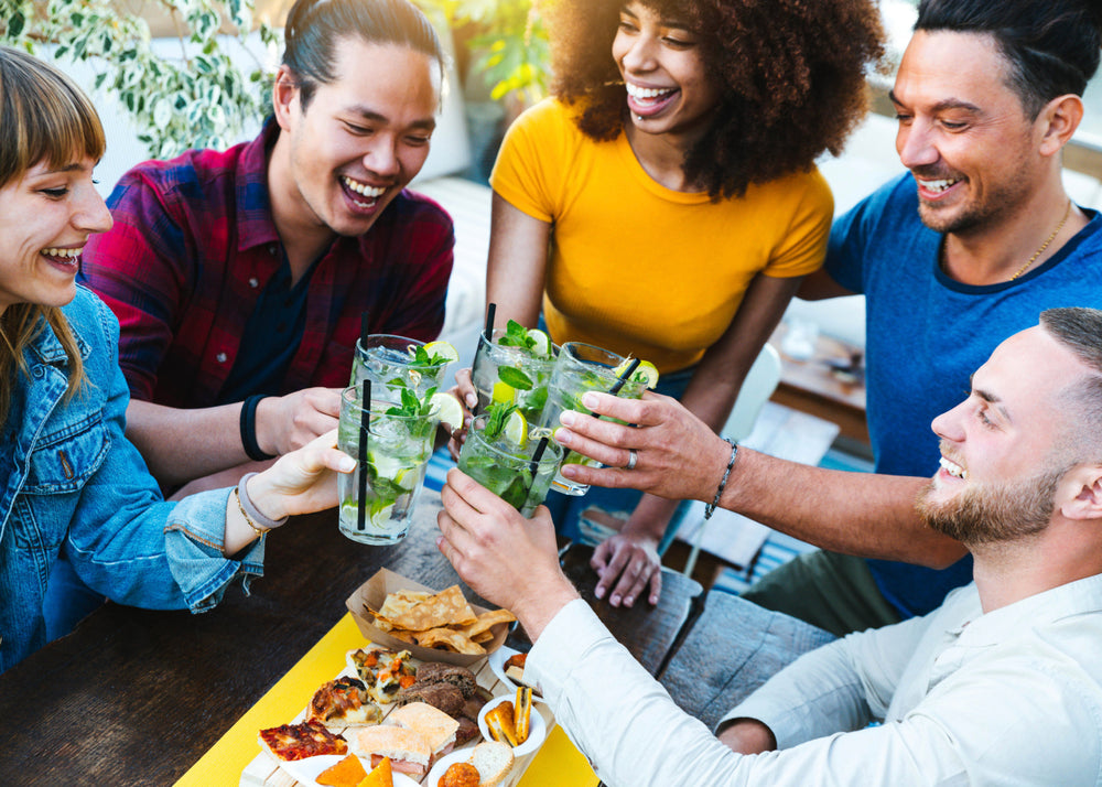 Tips for Eating Out and Socializing While Sugar-Free